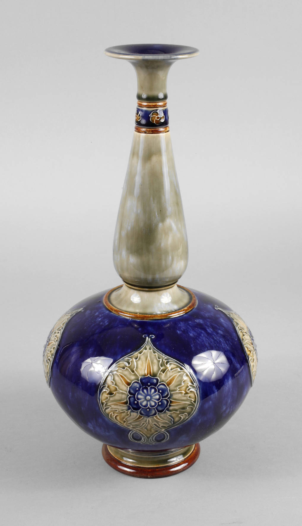 Royal Doulton Vase Blütenornamente