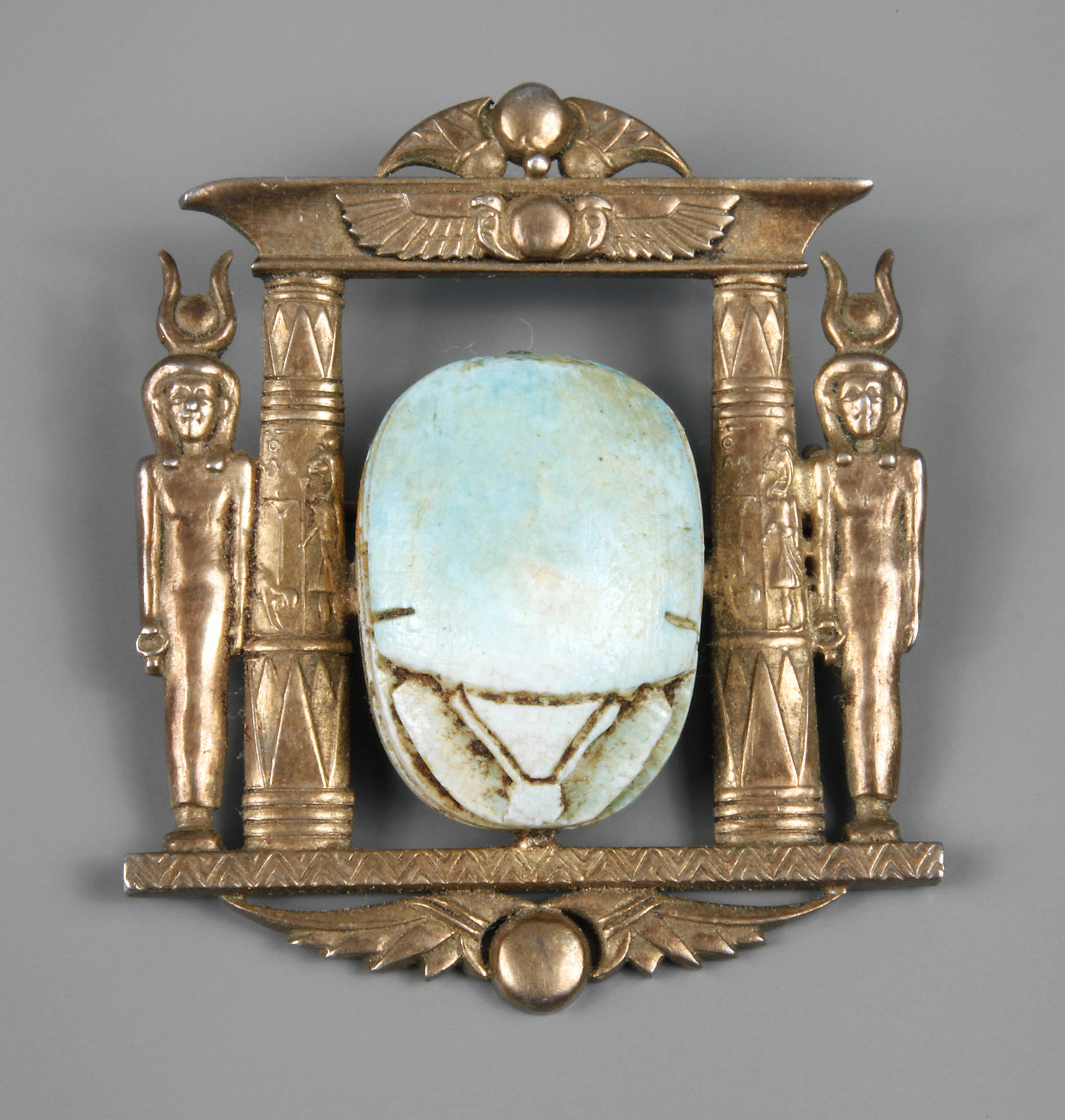 Brosche mit Skarabäus