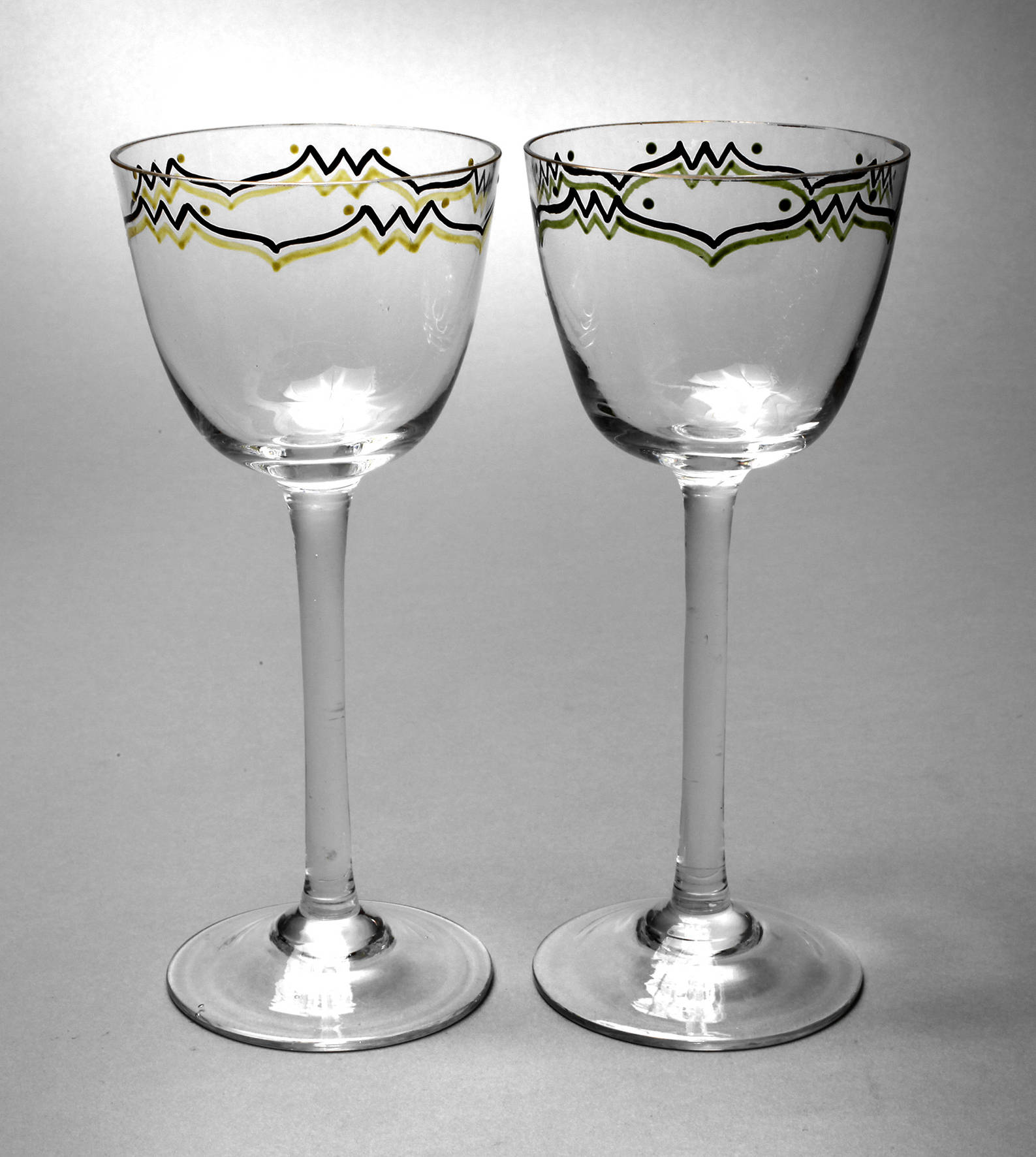 Zwei Weingläser Art déco