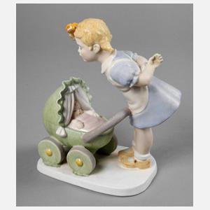 Keramos Wien Mädchen mit Puppenwagen