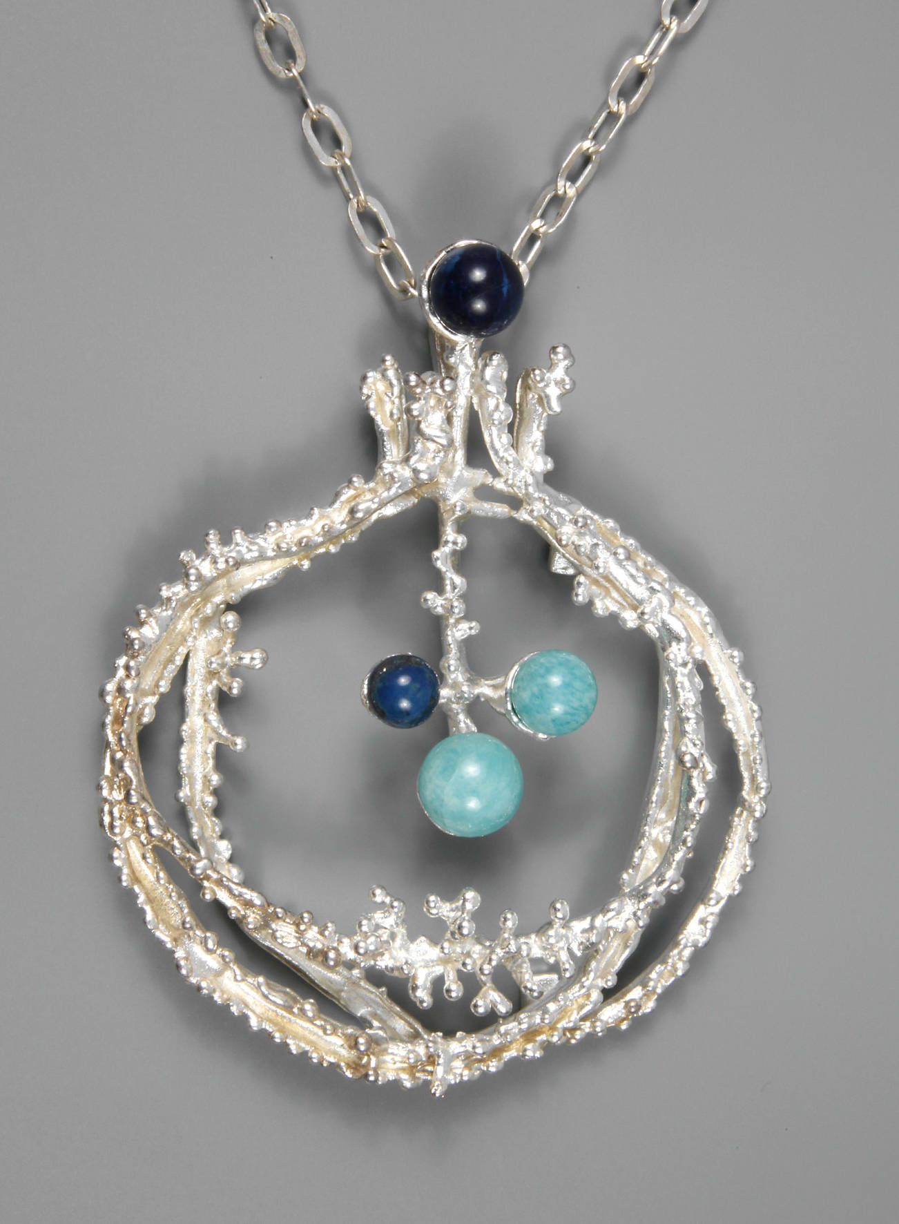 Anhänger mit Lapislazuli und Amazonith