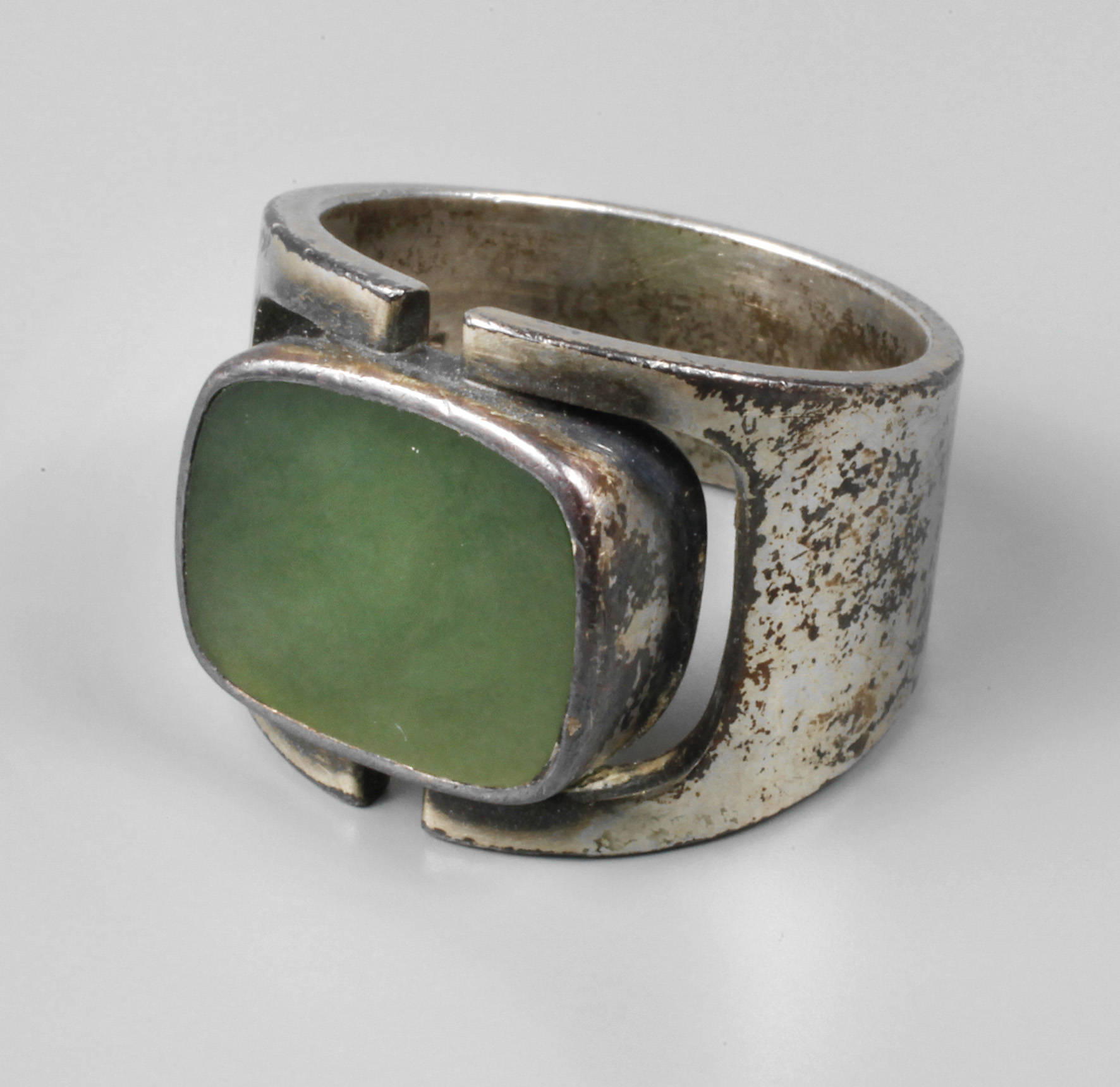 Silberring mit Jade