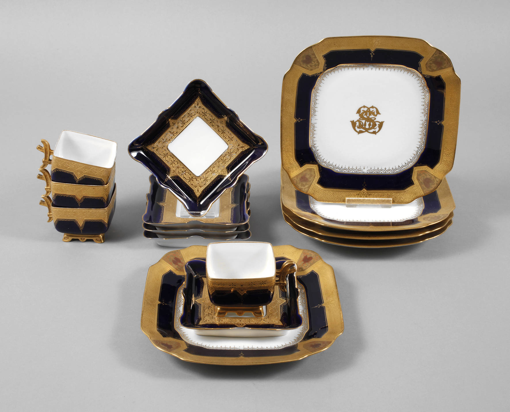 Limoges Service mit Ätzgoldkante