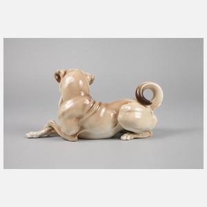 Nymphenburg liegender Mops