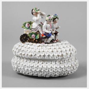 Thüringen Deckeldose Schneeballdekor und Figurenstaffage