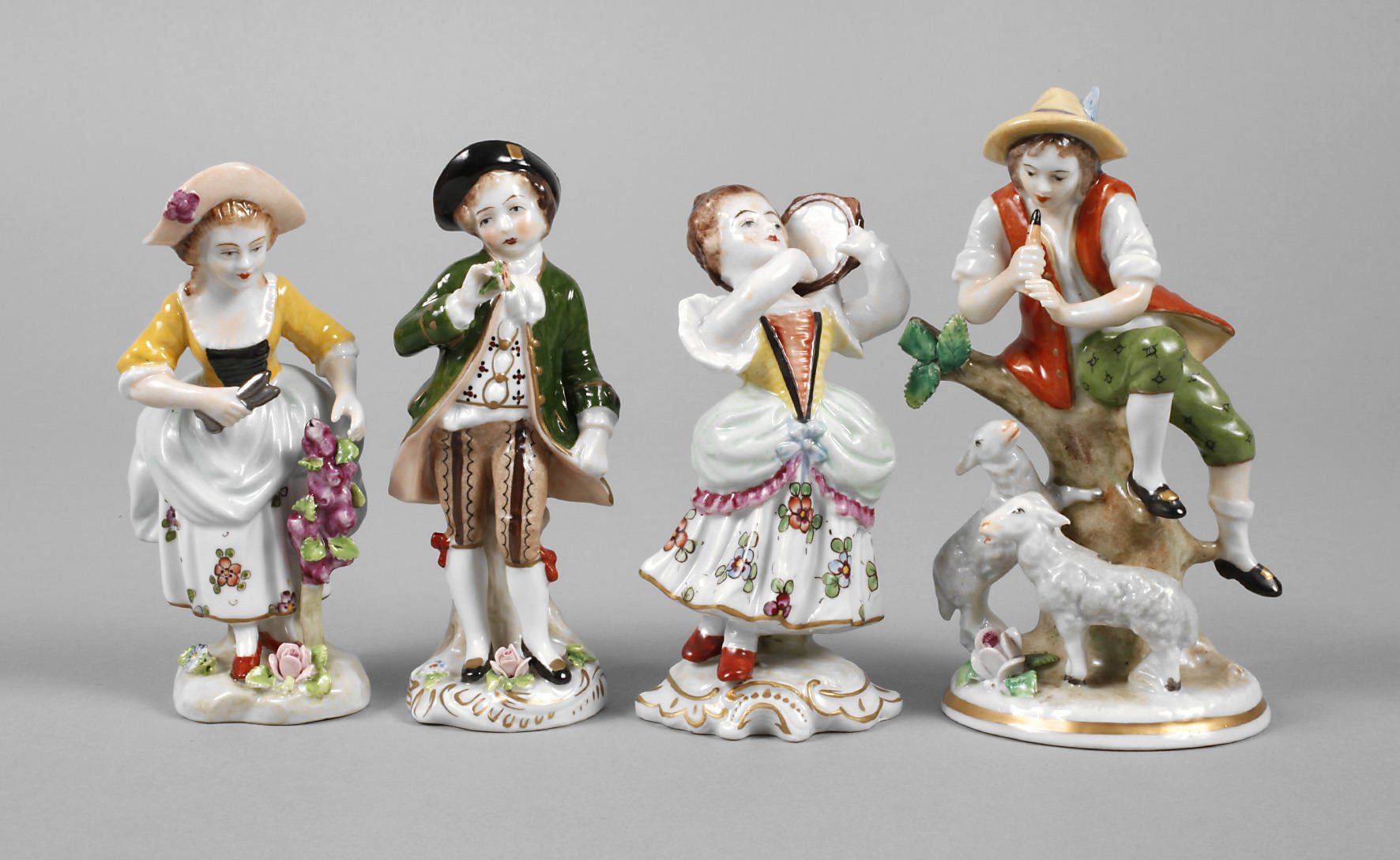 Sitzendorf vier Rokokofiguren