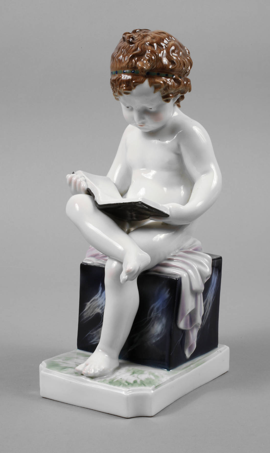 Volkstedt lesender Knabe