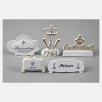 Fünf Werbeaufsteller111