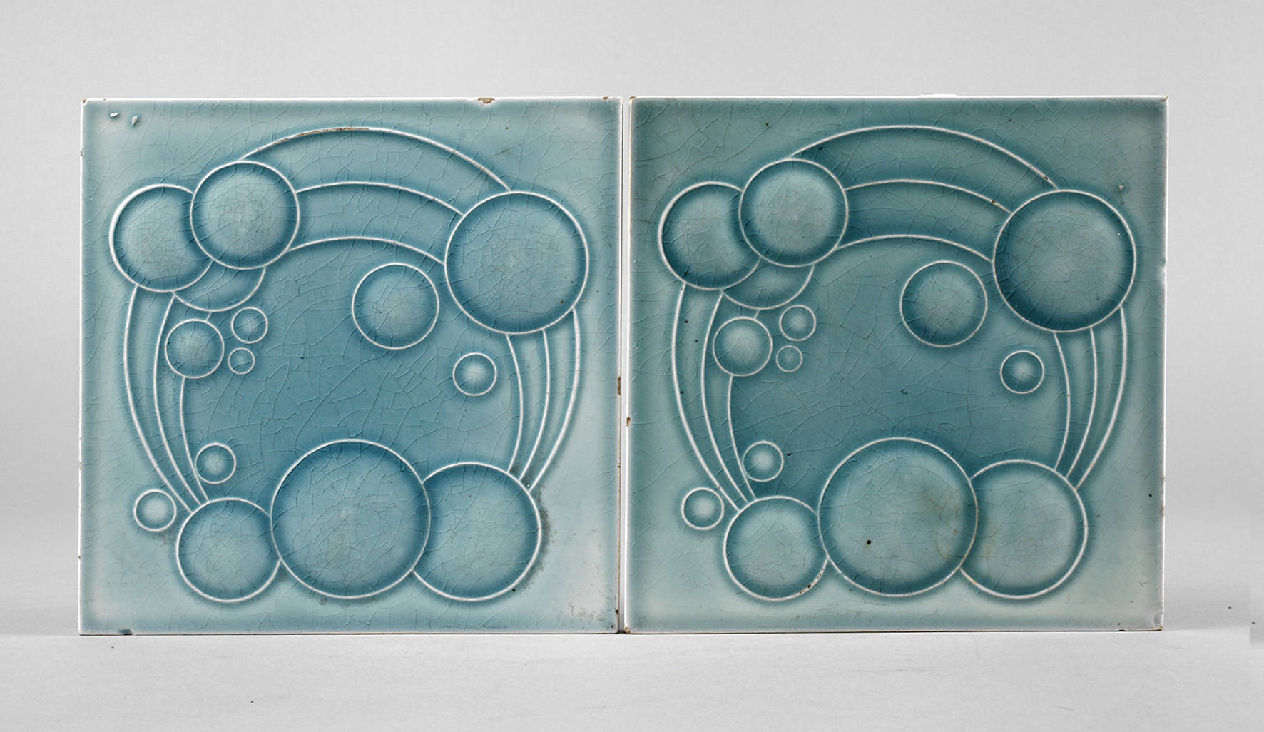 Paar Jugendstilfliesen