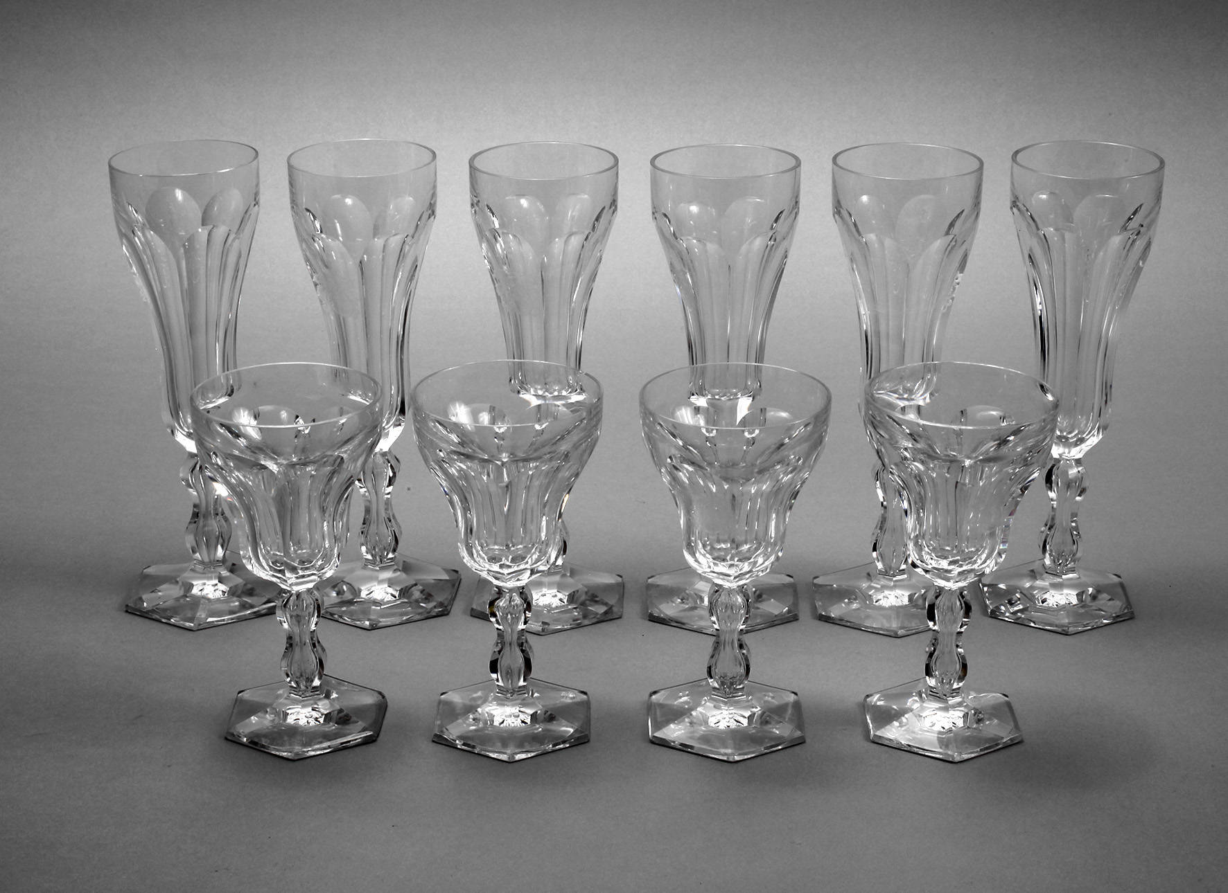 Zehn Wappengläser aus Adelsbesitz