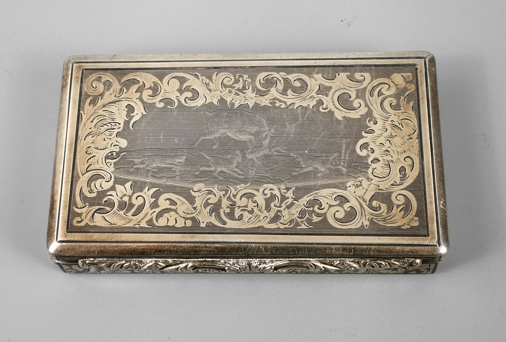 Feine jagdliche Tabakdose