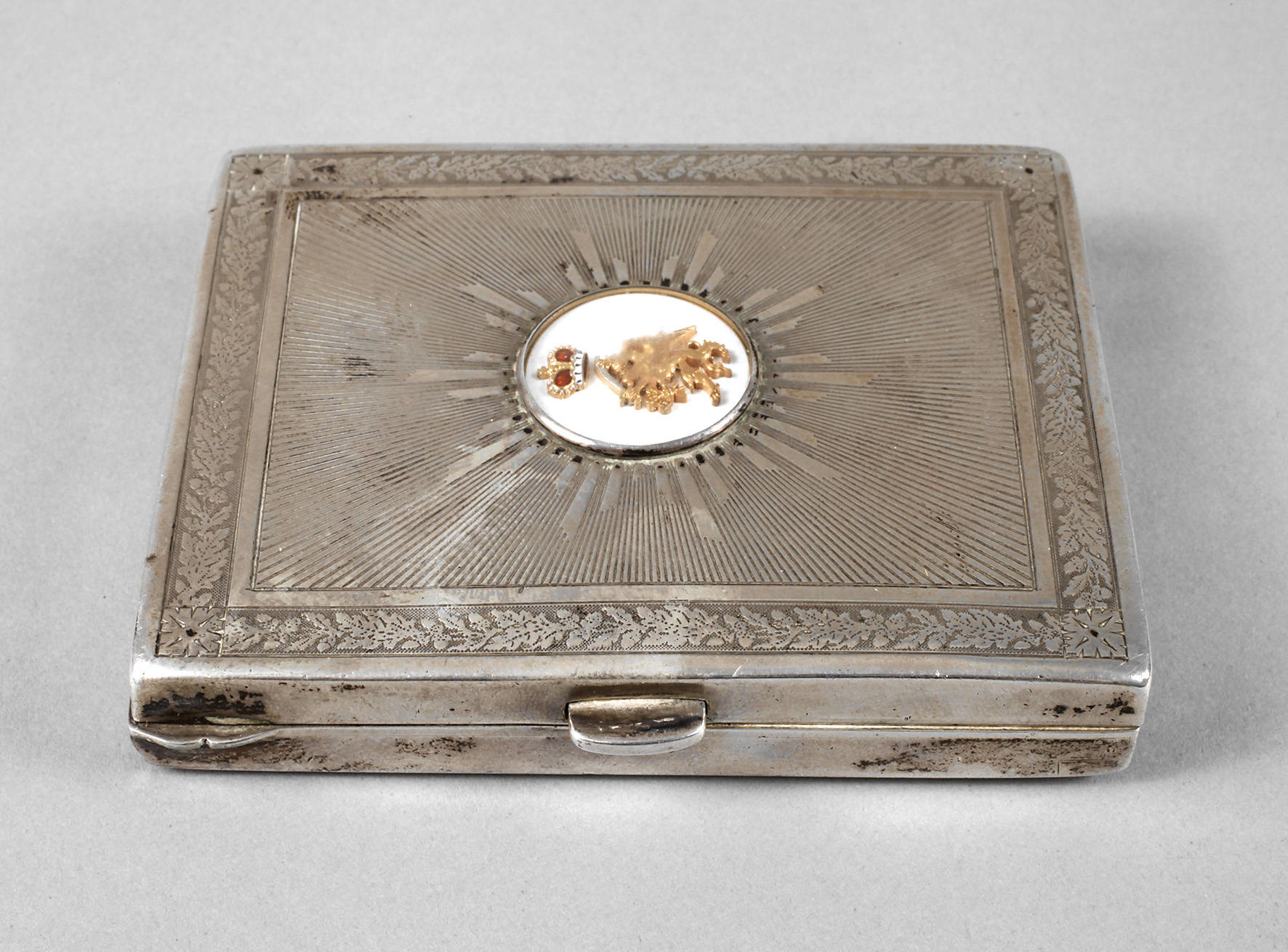 Siebenbürgisches Zigarettenetui aus Adelsbesitz