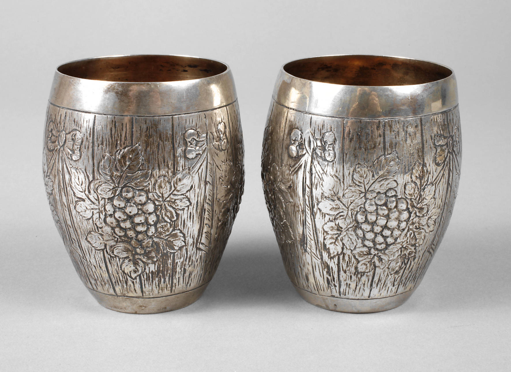 Paar massive Silberbecher