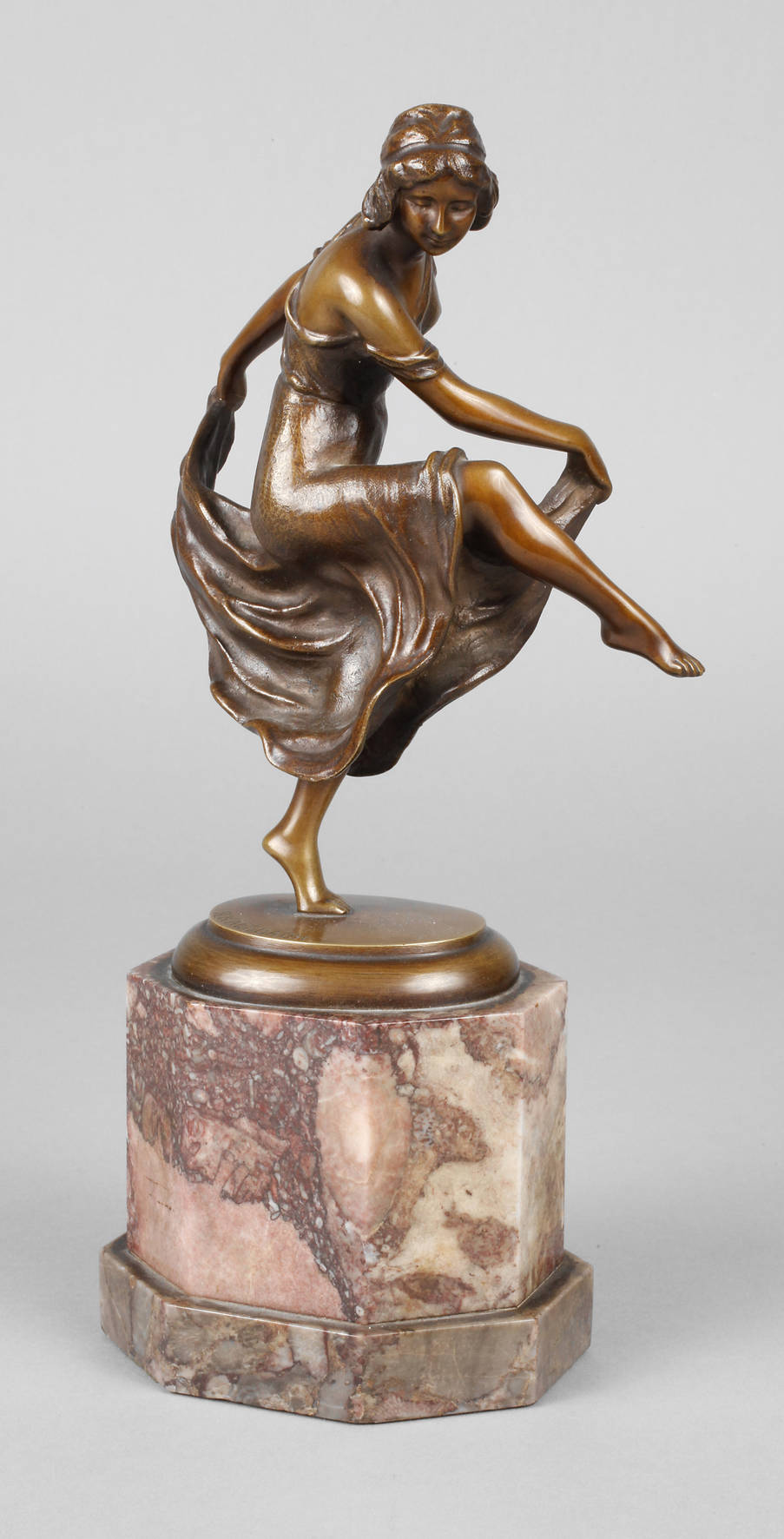 Rudolf Kaesbach, Tänzerin