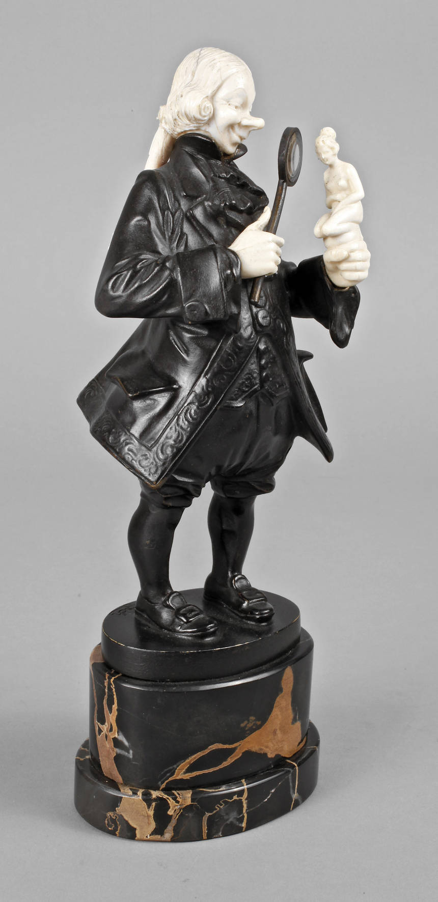 Bruno Zach, Chryselephantin Karikatur eines Kenners