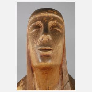 Große Holzskulptur ”Sitzende”