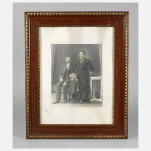 Braune Lackleiste mit Goldkante um 1920