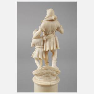 Feine Elfenbeinschnitzerei