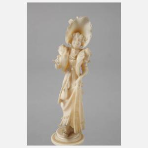 Feine Elfenbeinschnitzerei