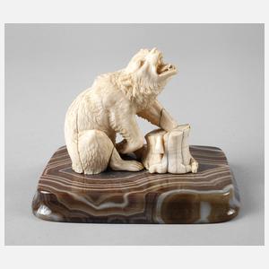 Feine Elfenbeinschnitzerei