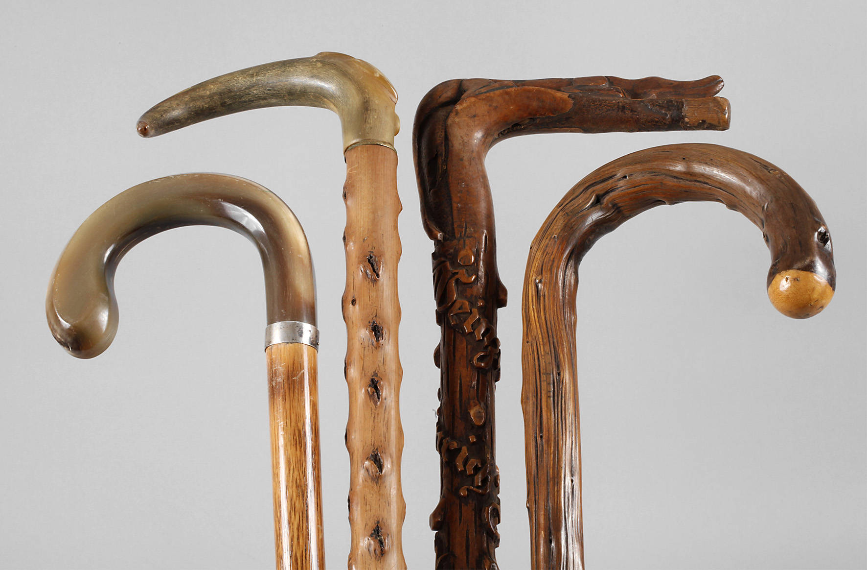 Vier jagdliche Spazierstöcke