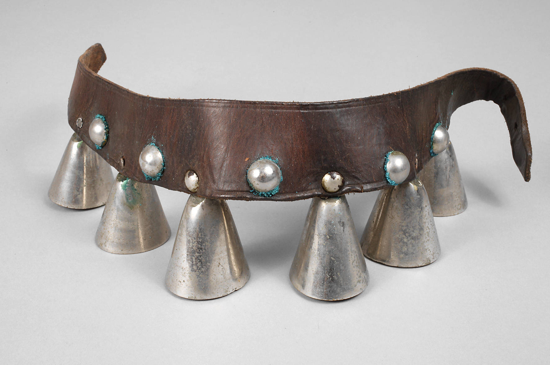 Halsband mit Glocken