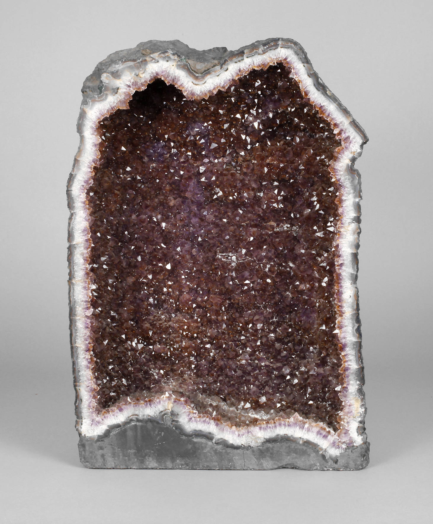 Große Amethystgeode