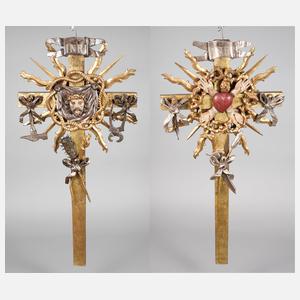 Zwei Prozessionskreuze