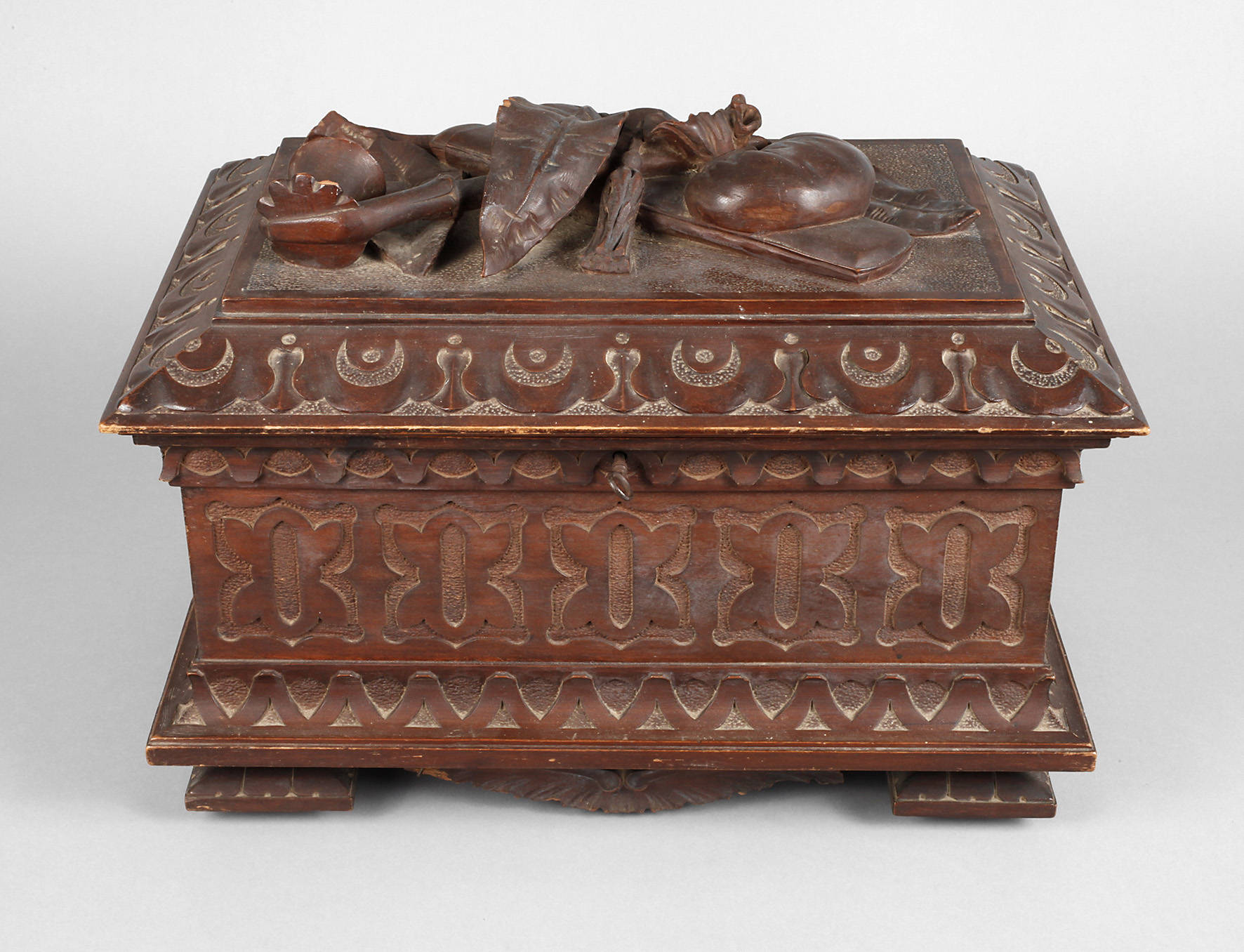 Geschnitzte Schatulle