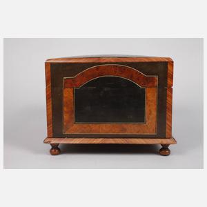 Intarsierte Schatulle