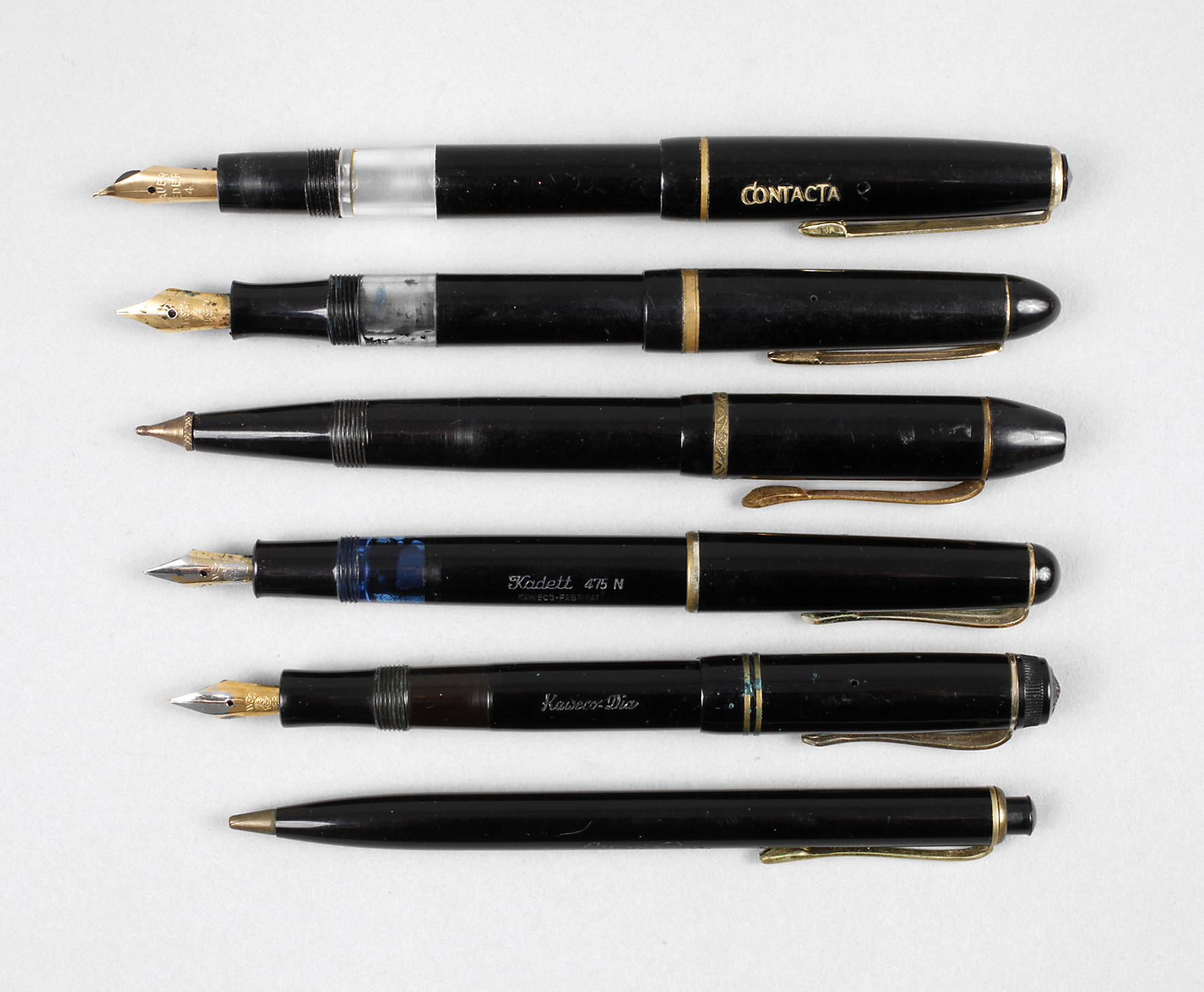 Sechs Schreibgeräte