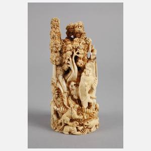 Feine Elfenbeinschnitzerei