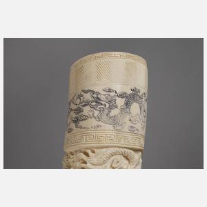 Prächtige Elfenbeinschnitzerei