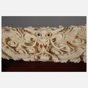 Prächtige Elfenbeinschnitzerei