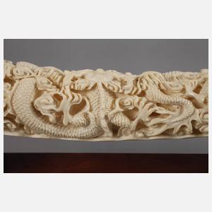 Prächtige Elfenbeinschnitzerei