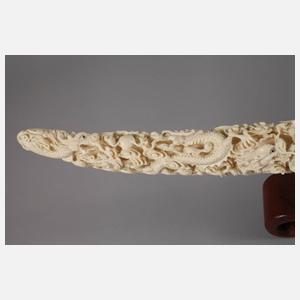 Prächtige Elfenbeinschnitzerei