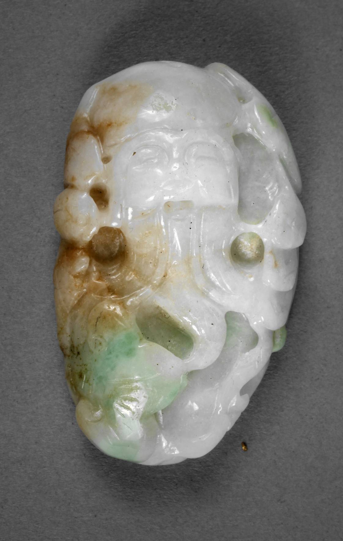 Feine Jadeschnitzerei