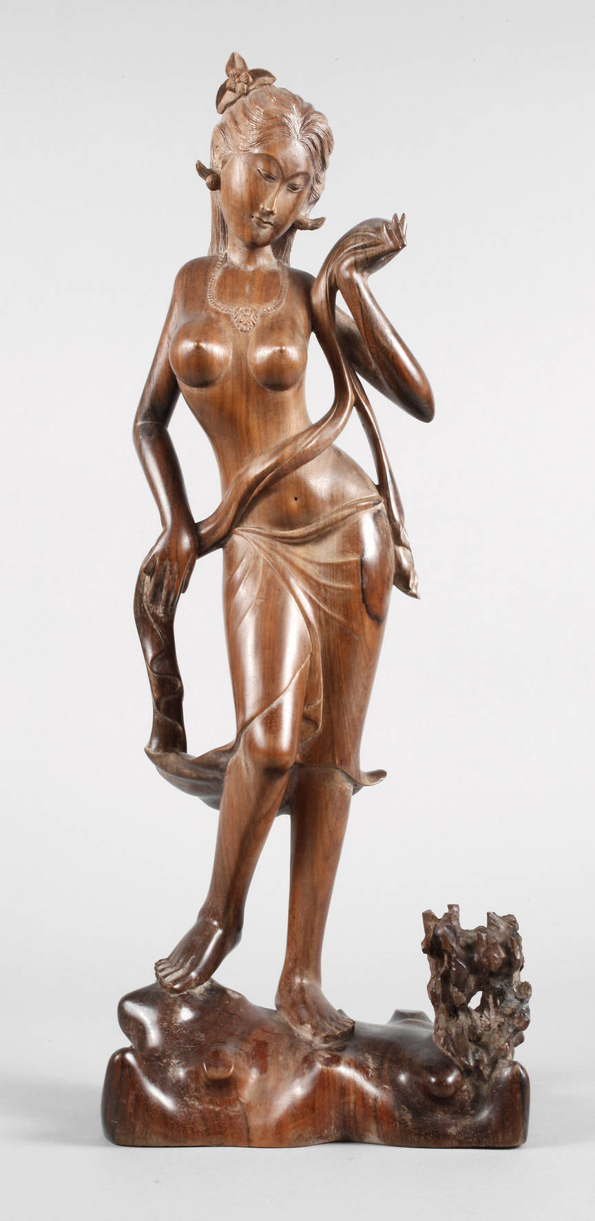 Figürliche Schnitzerei