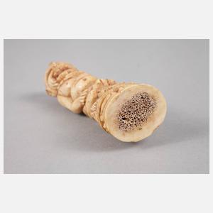 Geschnitzes Fruchtbarkeitssymbol