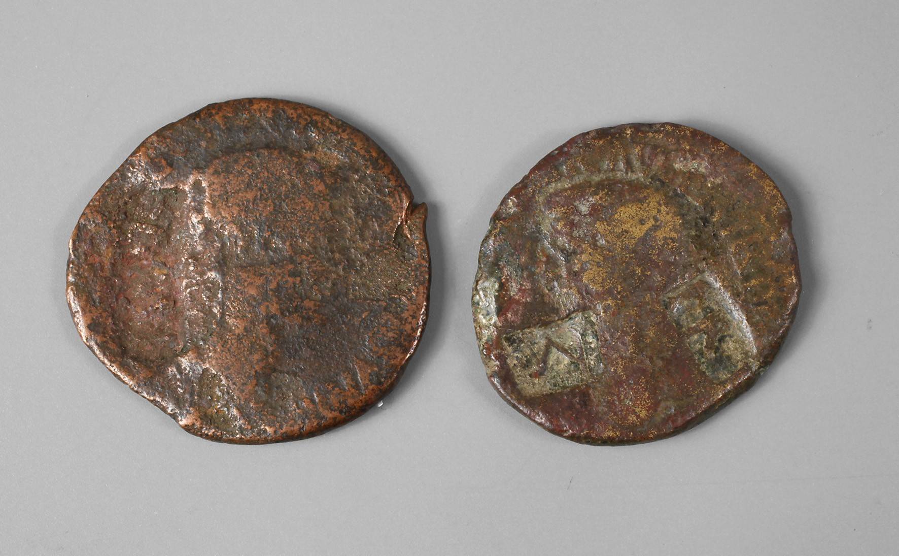 Römische Münzen mit Gegenstempel