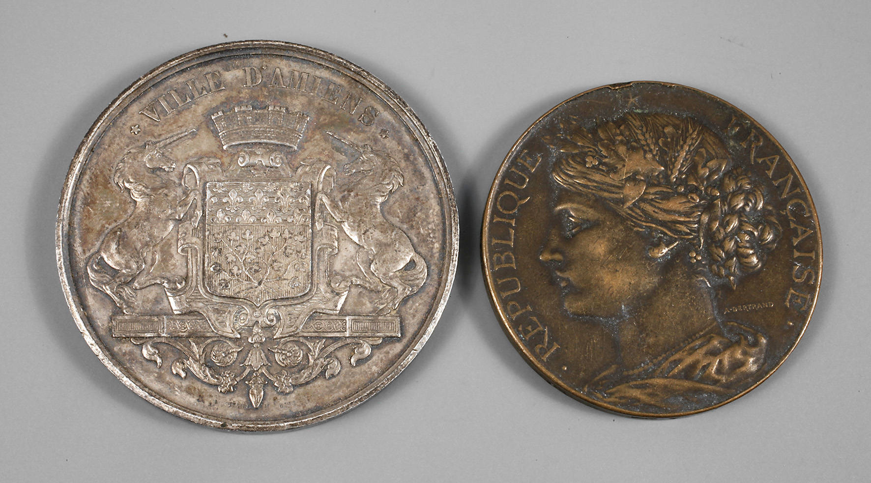 Zweimal Medaillen Frankreich um 1890