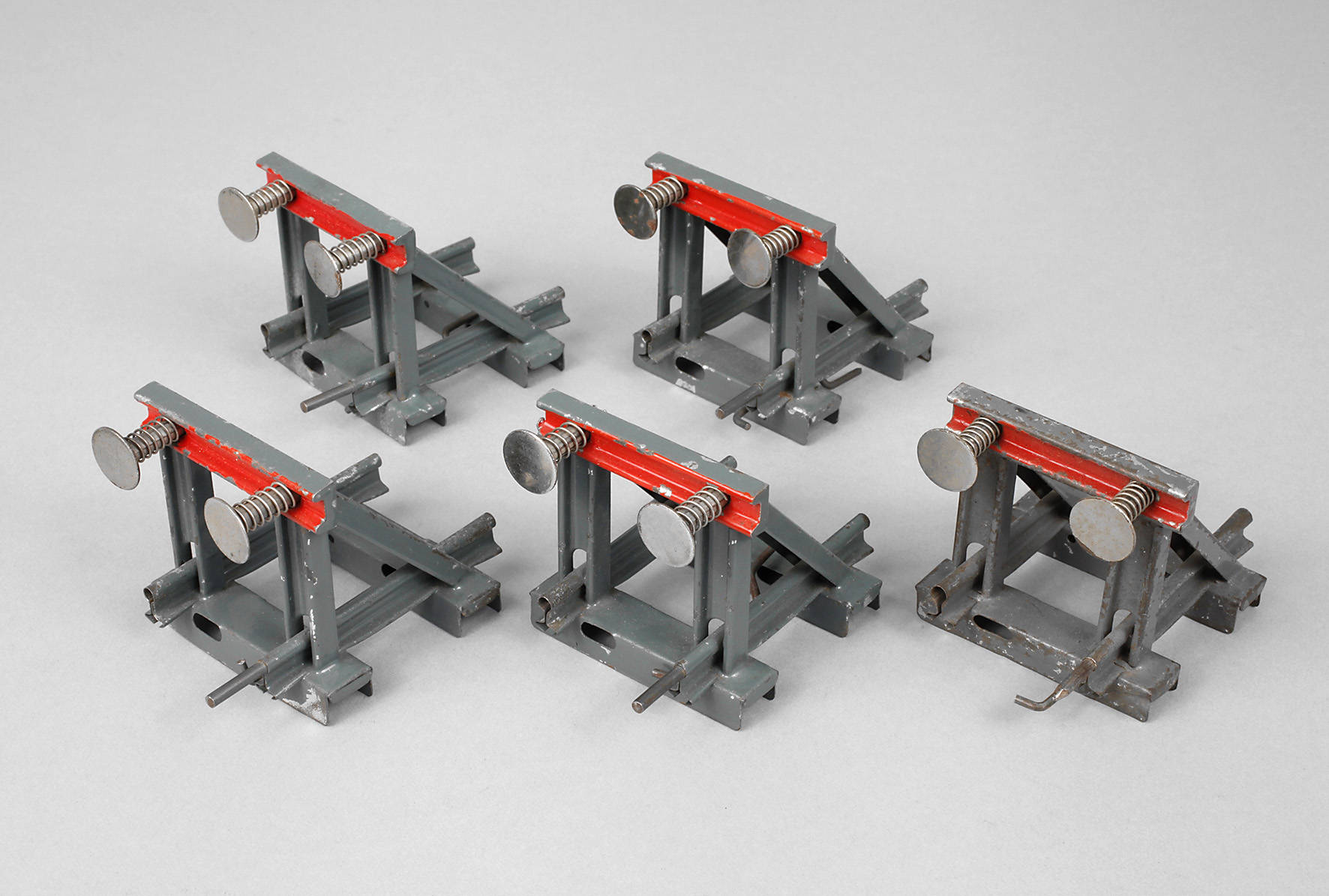 Bing fünf Prellböcke