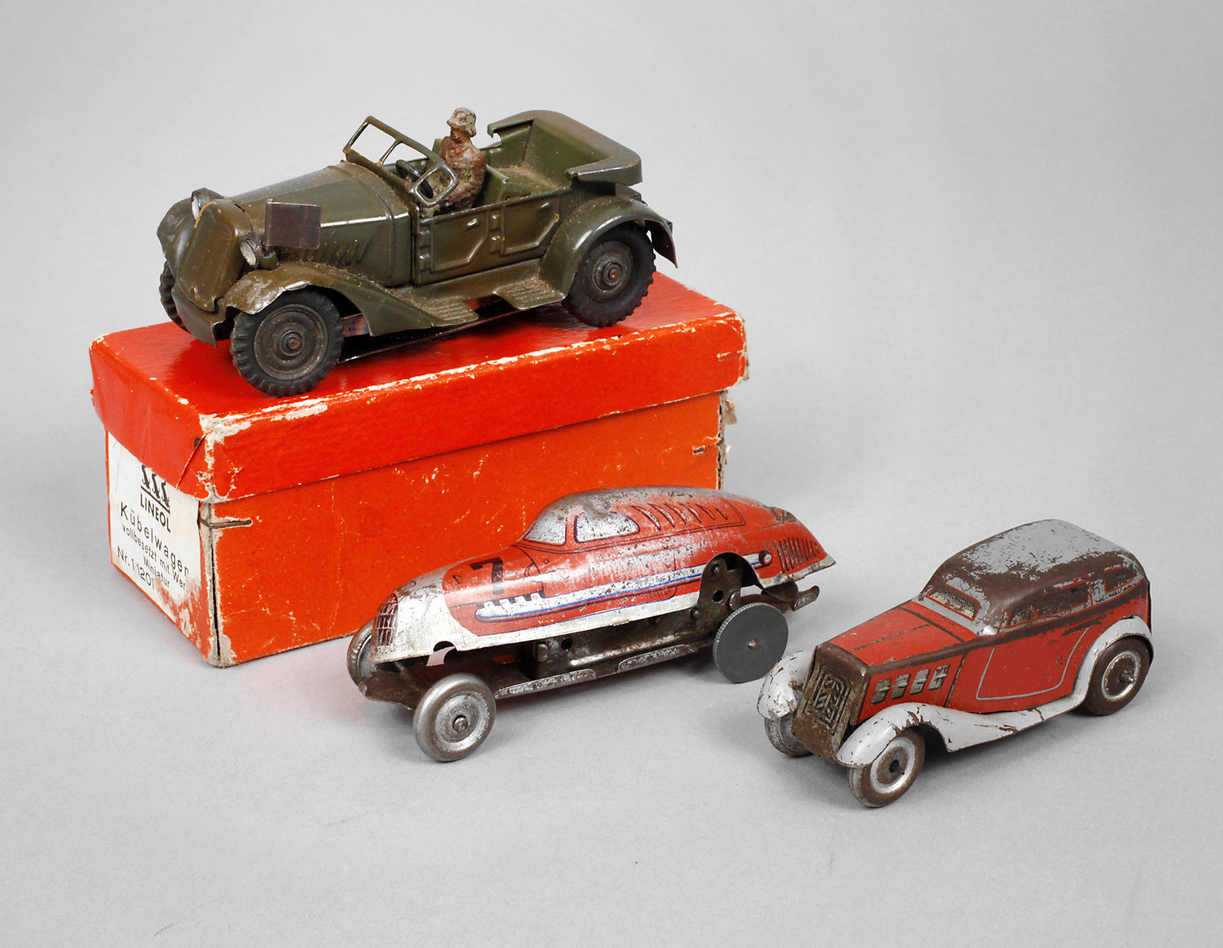 Lineol Kübelwagen und zwei Uhrwerkautos