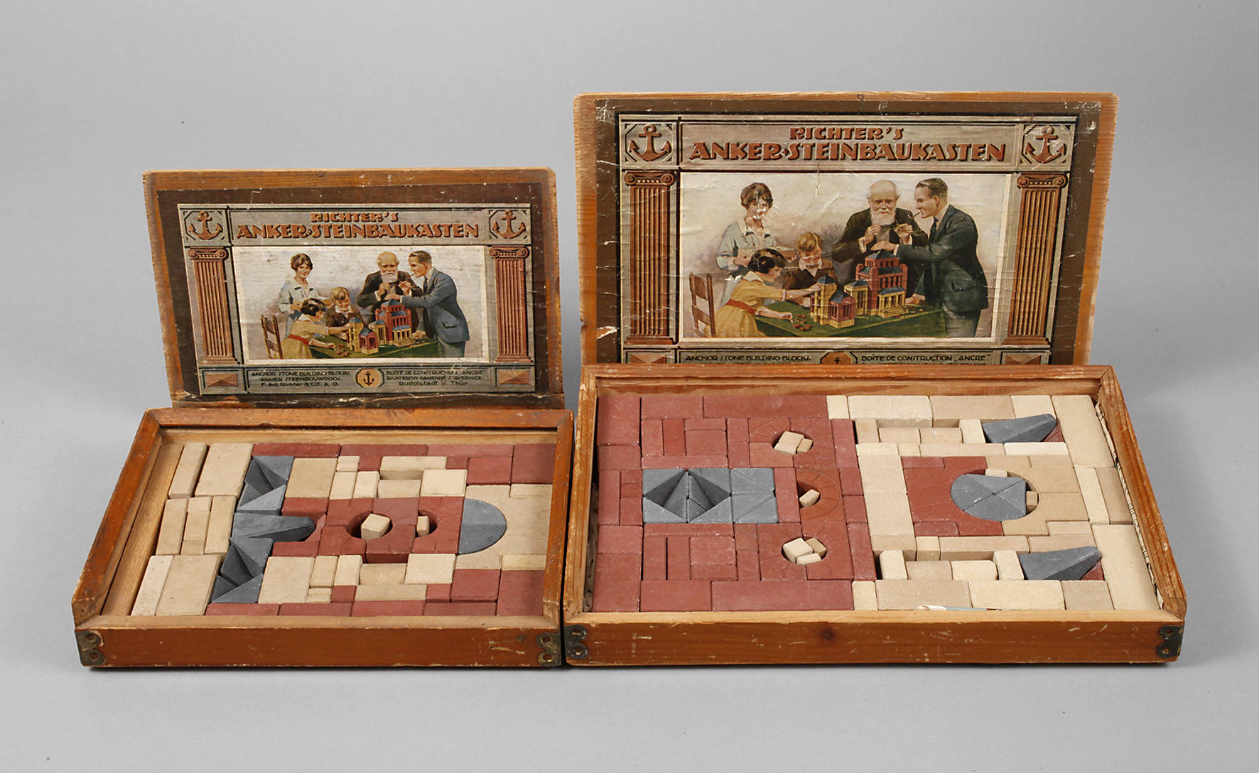 Zwei Anker-Steinbaukästen