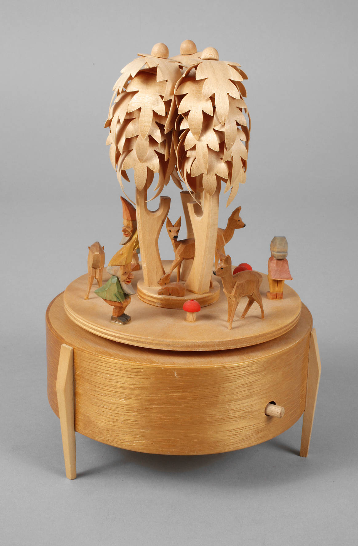 Spieldose mit Waldszene