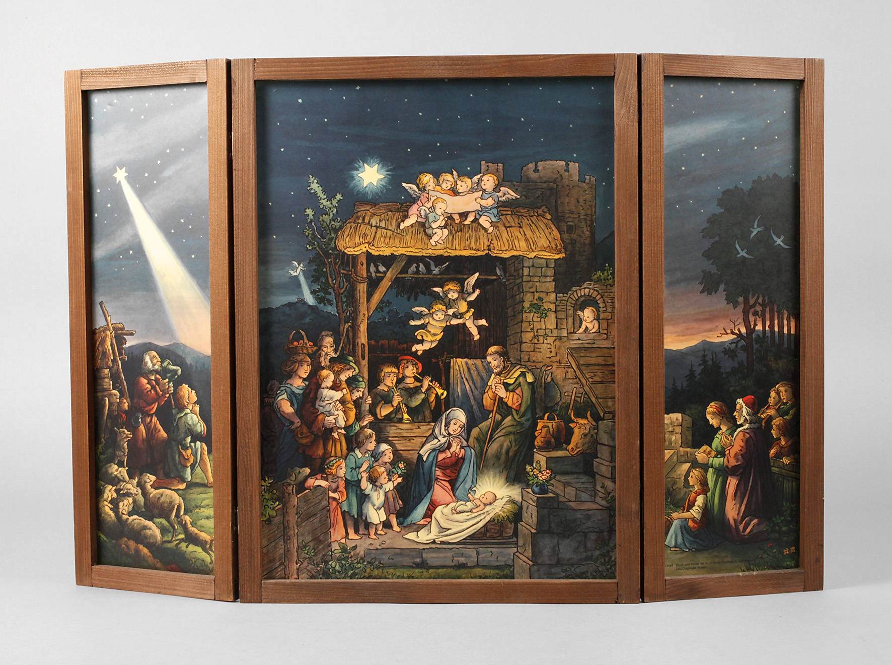 Große Papierkrippe in Triptychonform