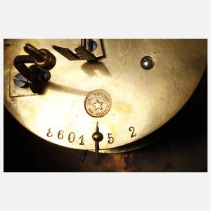 Große Kartelluhr Bronze