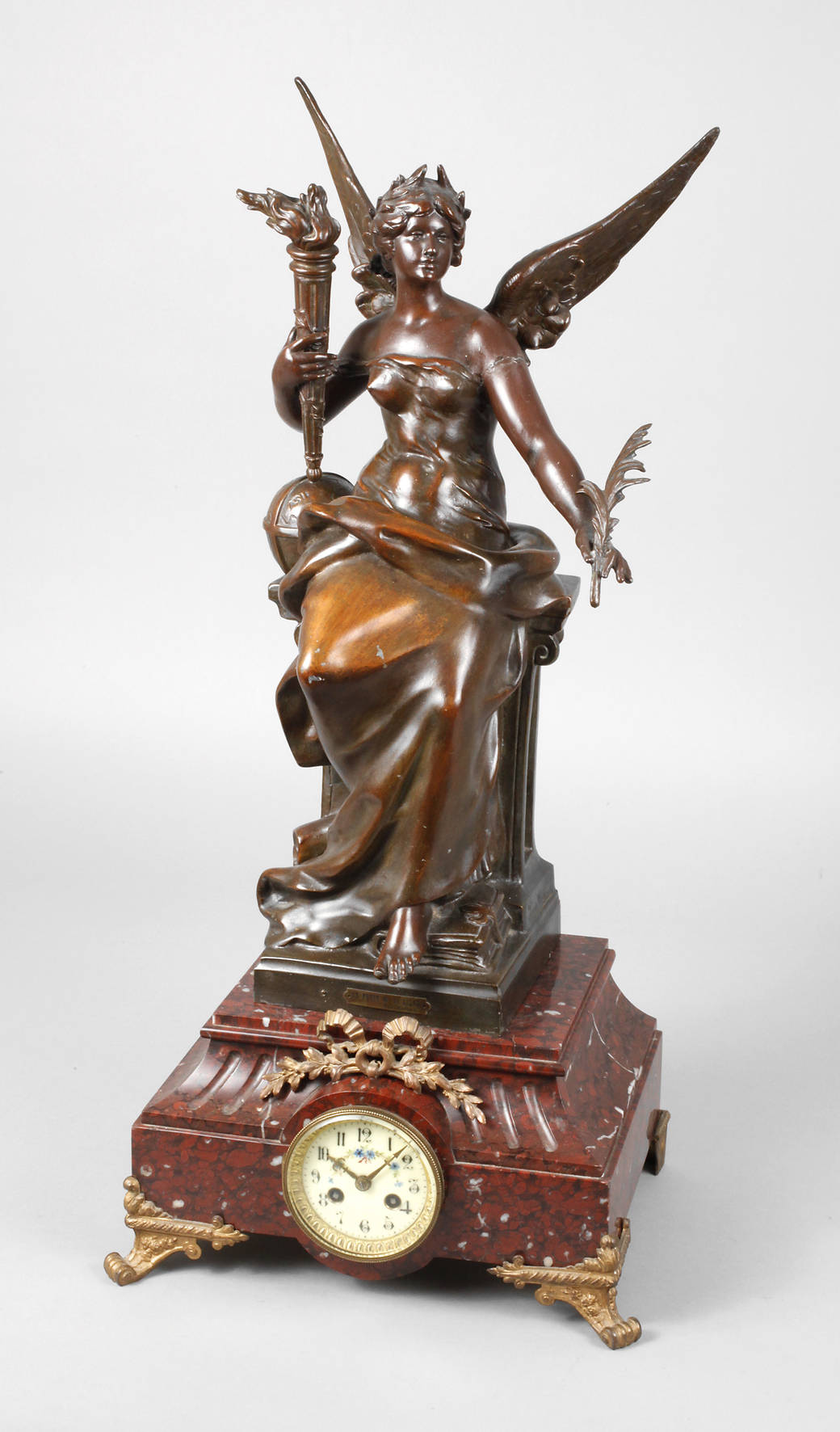 Große Figurenpendule