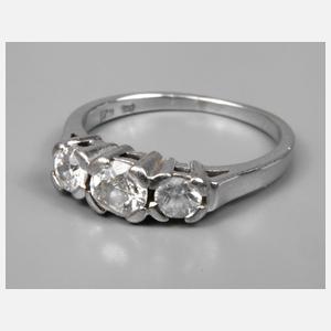 Damenring mit Diamantbesatz von zusammen ca. 0,5 ct