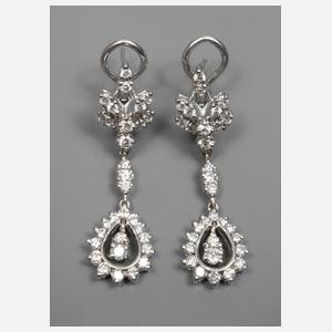 Paar Ohrhänger mit Brillantbesatz von ca. 2,5 ct